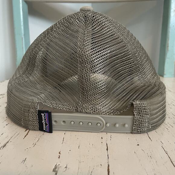 Patagonia Fitz Roy Trout Trucker Hat Cap Mesh Snap Back Tan Embroidered Fish - Picture 4 of 7